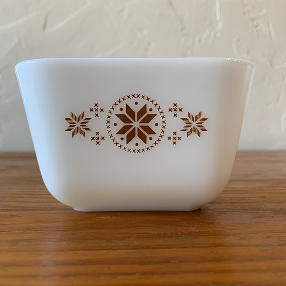 Pyrex Other - Vintage Pyrex Golden Snowflake Refrigerator Dish (1 1/2 Cup)